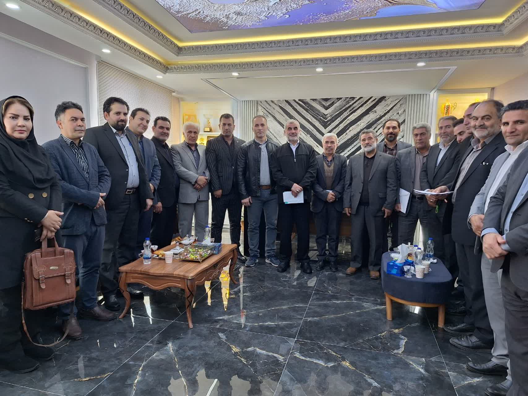 حضور جناب آقای دلیر نماینده محترم سپاه پاسداران ناحیه مقاومت حضرت عباس و همراهان